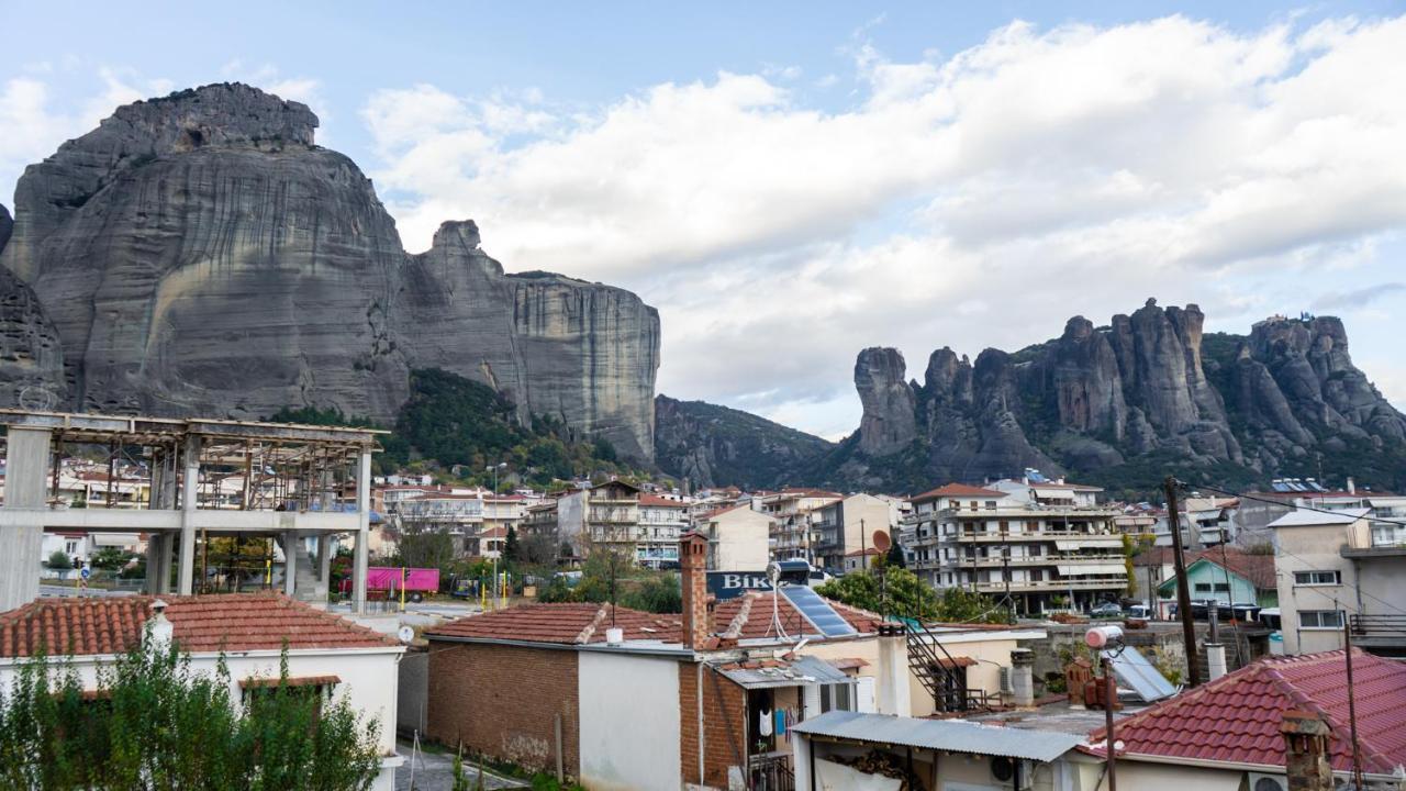קאלאבאקה Andromachis Moneto Residence Under Meteora מראה חיצוני תמונה
