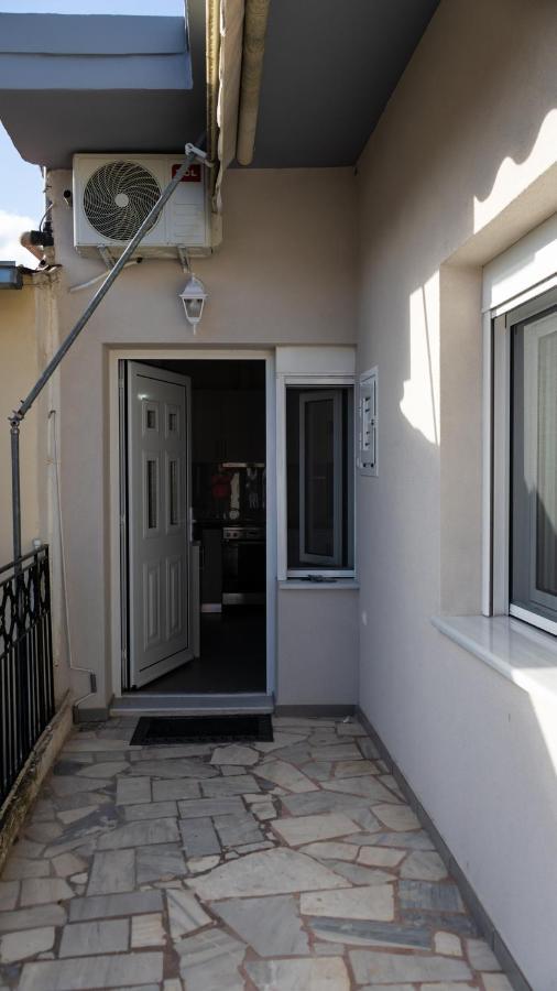 קאלאבאקה Andromachis Moneto Residence Under Meteora מראה חיצוני תמונה