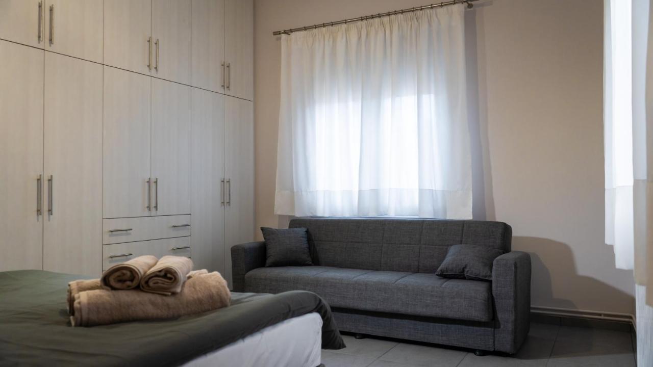 קאלאבאקה Andromachis Moneto Residence Under Meteora מראה חיצוני תמונה